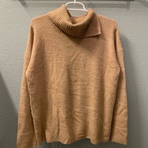Women’s S light camel sweater